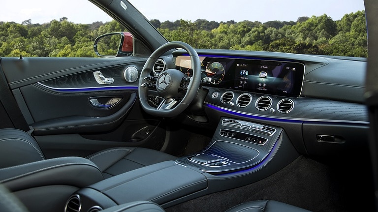 Mercedes E300 AMG 2023: Giá bán tại đại lý, Ưu đãi cập nhật mới nhất