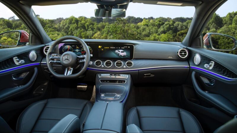 Mercedes E300 AMG 2023: Giá bán tại đại lý, Ưu đãi cập nhật mới nhất