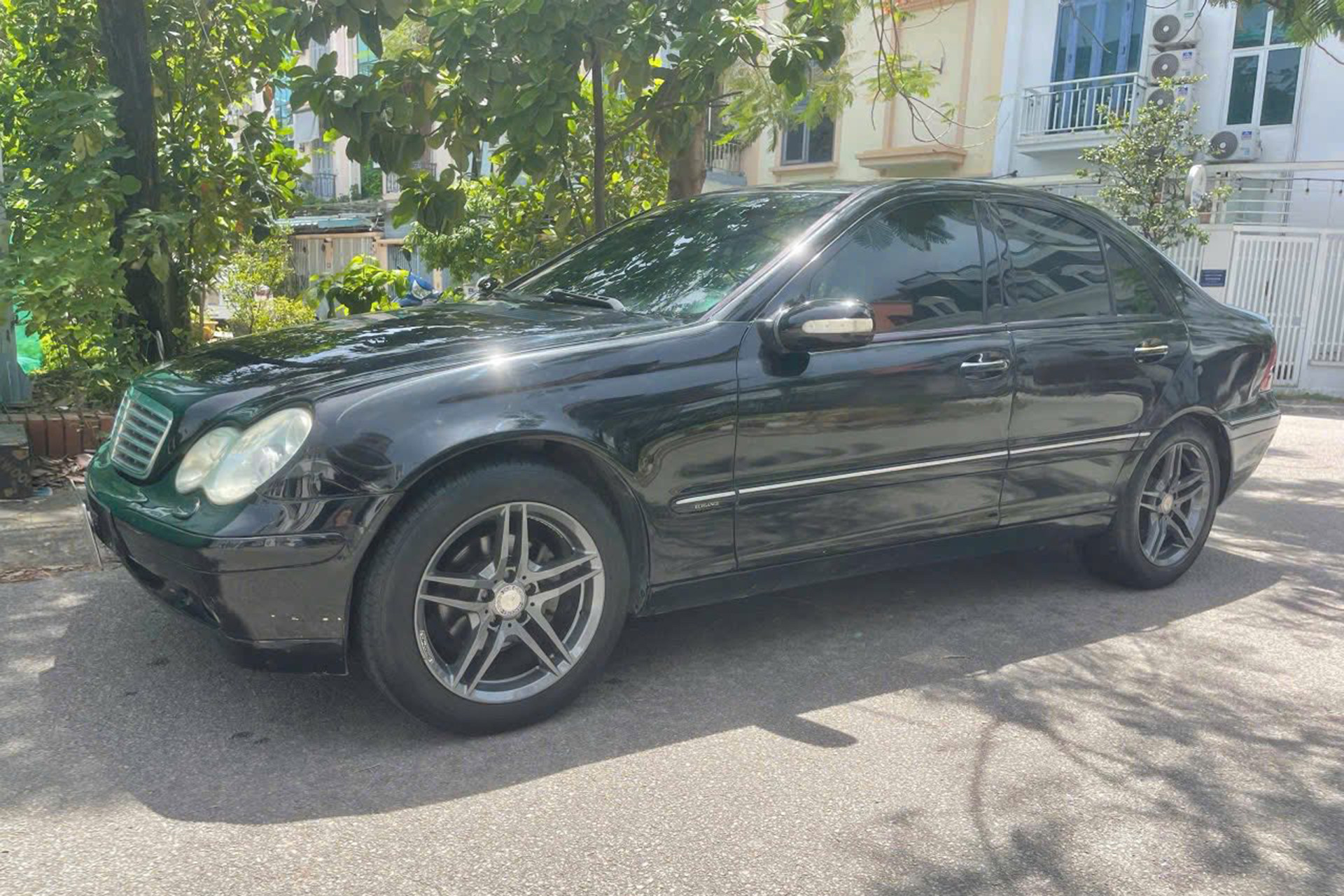 Từng có giá 1,7 tỷ, xe sang Mercedes C180 nay bán giá ngang Honda Air Blade