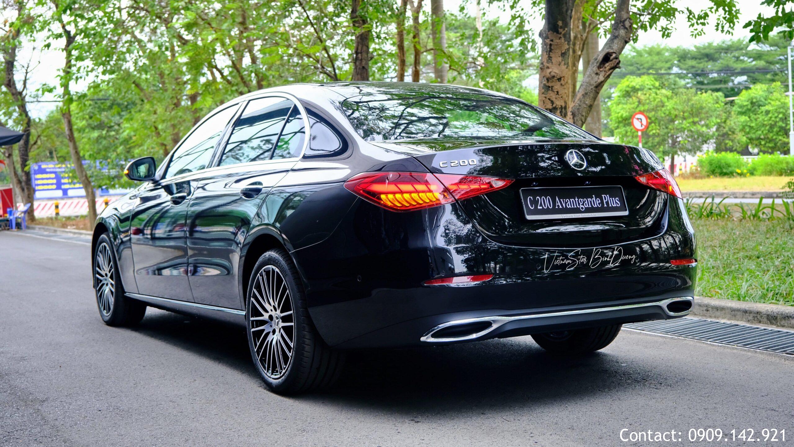 Tổng quan ngoại thất C200 Avantgarde Plus thế hệ mới.