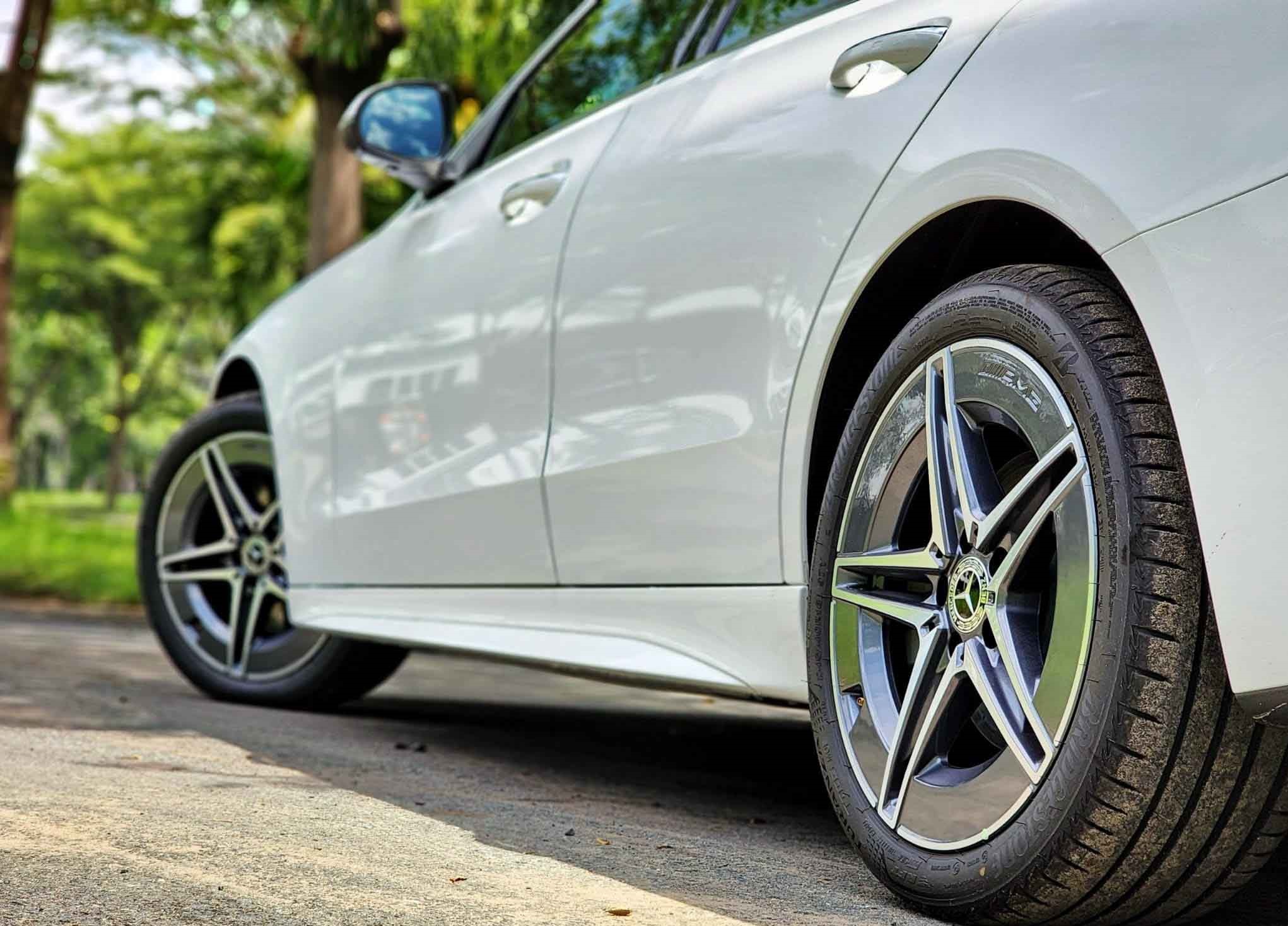 mercedes-c300-amg-2022-lap-rap-mercedeshanoi-com-vn_4