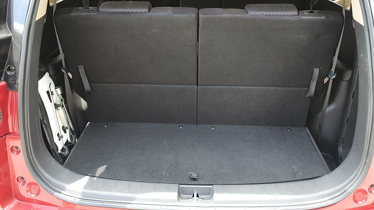 Mitsubishi Xpander GLS cargo space