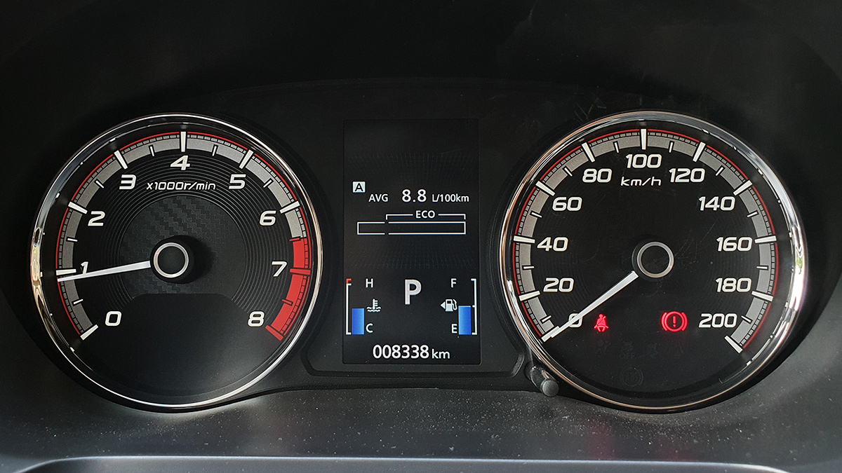 Mitsubishi Xpander GLS meter