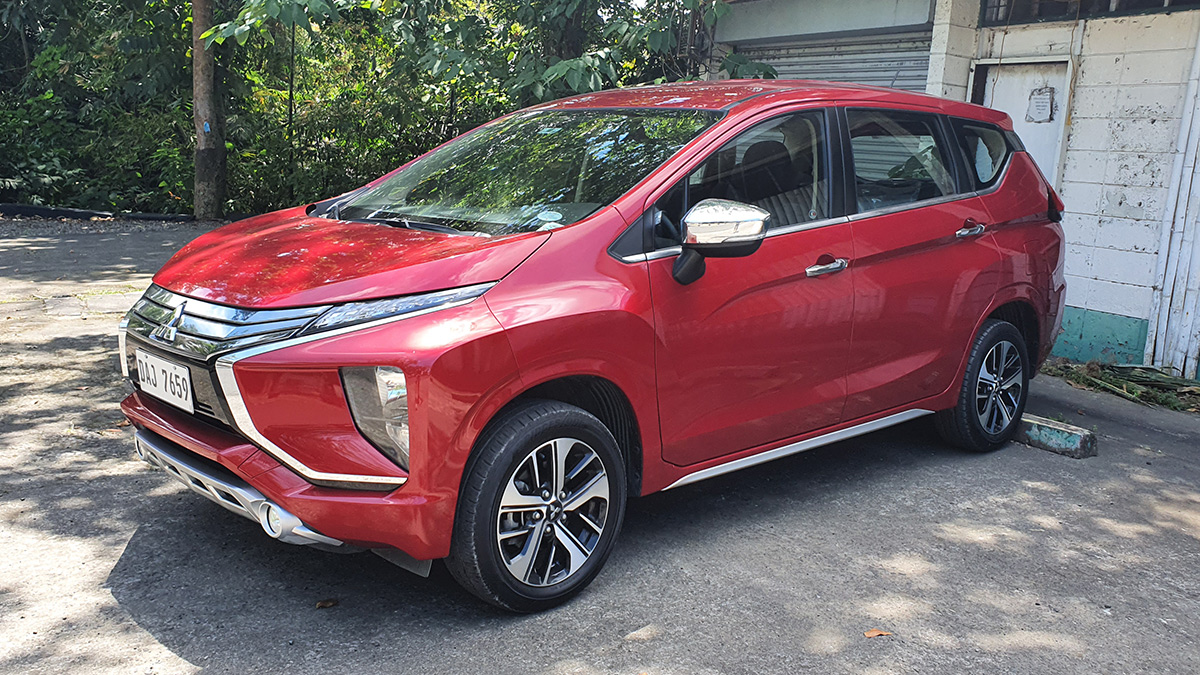 Mitsubishi Xpander GLS exterior front left side