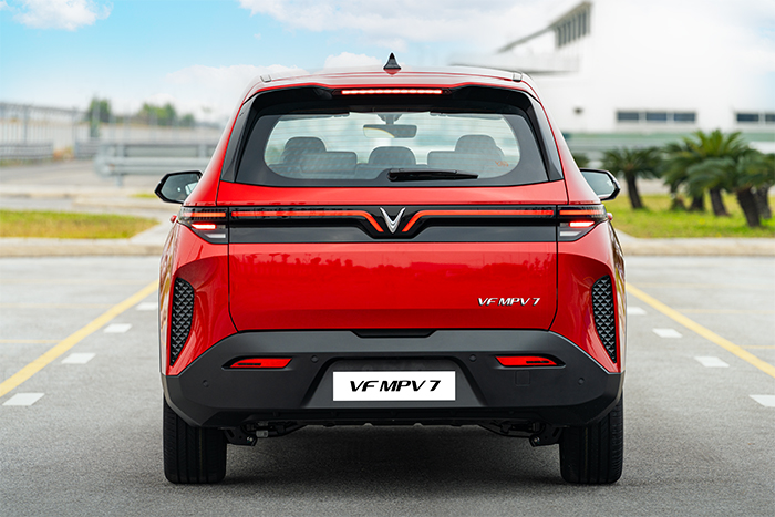 giá xe vinfast VF MPV 7 mới nhất