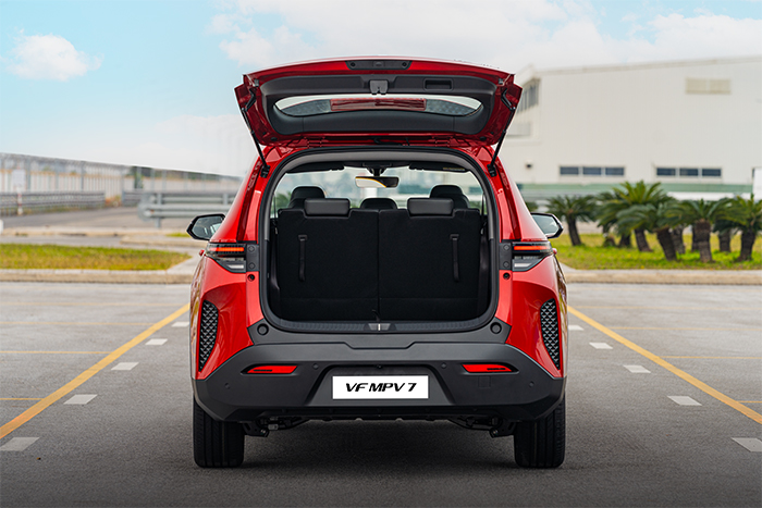 giá xe vinfast VF MPV 7 mới nhất