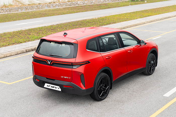 giá xe vinfast VF MPV 7 mới nhất