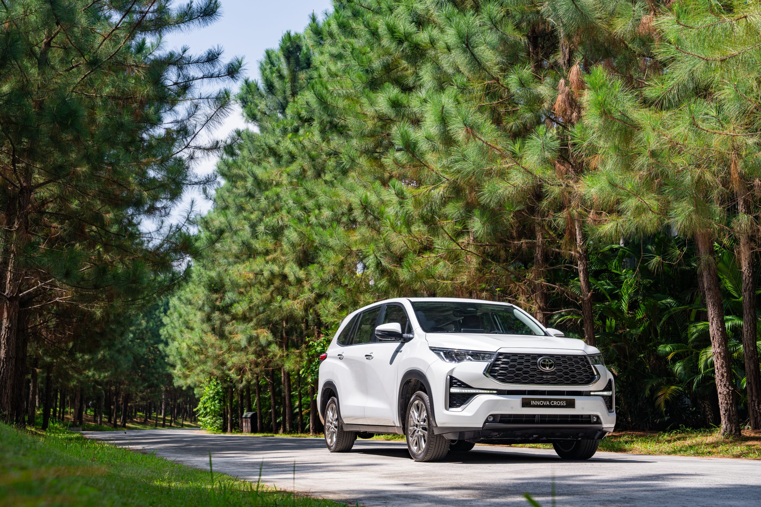 Mức tiêu hao nhiên liệu Innova Cross: Phiên bản Hybrid có thật sự tiết kiệm?