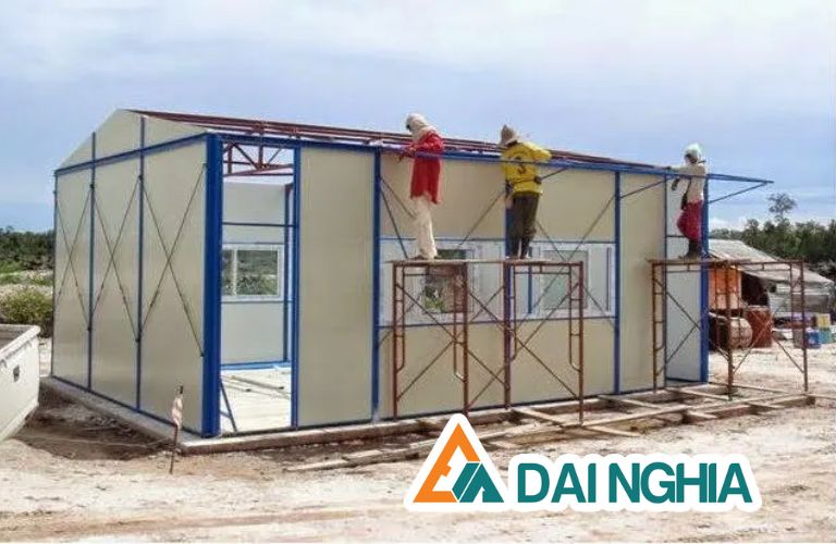Nhà lắp ráp 10 triệu từ tấm panel