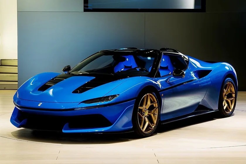 Ferrari J50 - 10 chiếc được sản xuất. Ảnh: Carbuzz.