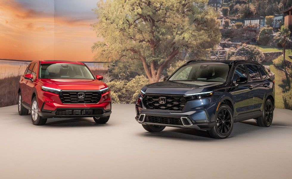 Honda CR-V 2023 màu đỏ và xanh