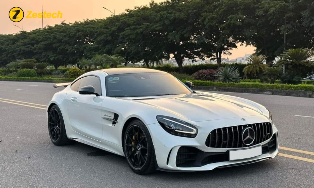 Mercedes-AMG-GT-R