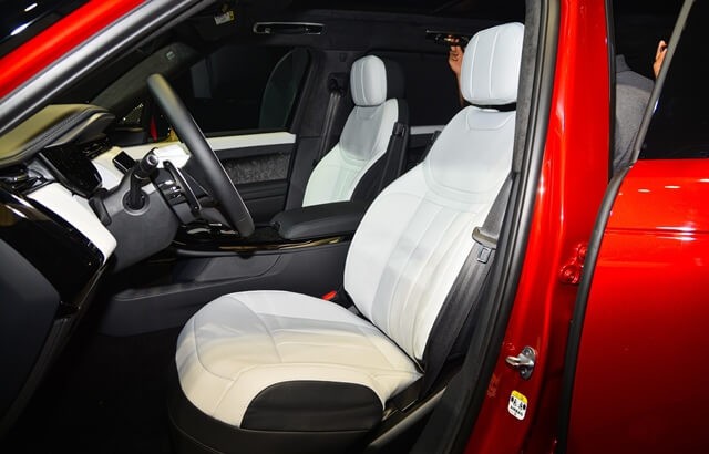 Range-Rover-Sport-2024-ghe-lai