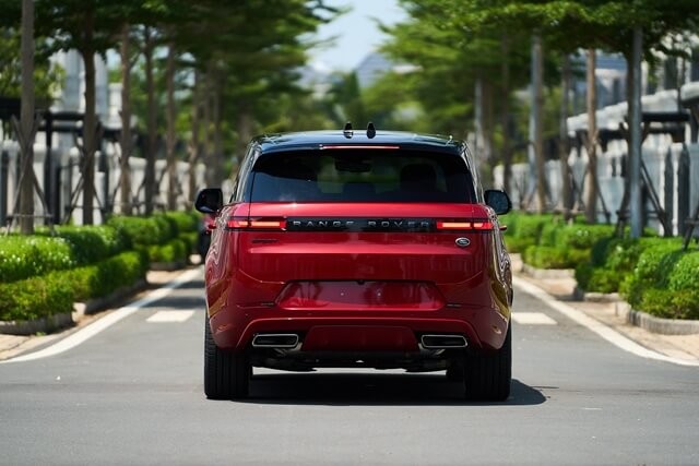 Range-Rover-Sport-khoang-lai