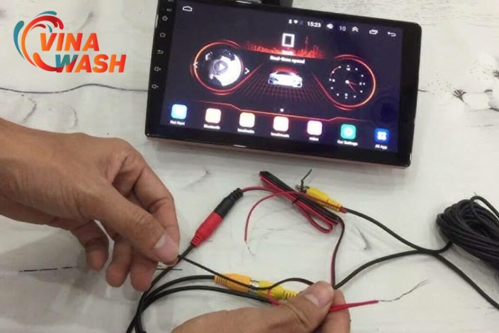 Sửa camera lùi ô tô có khó không?