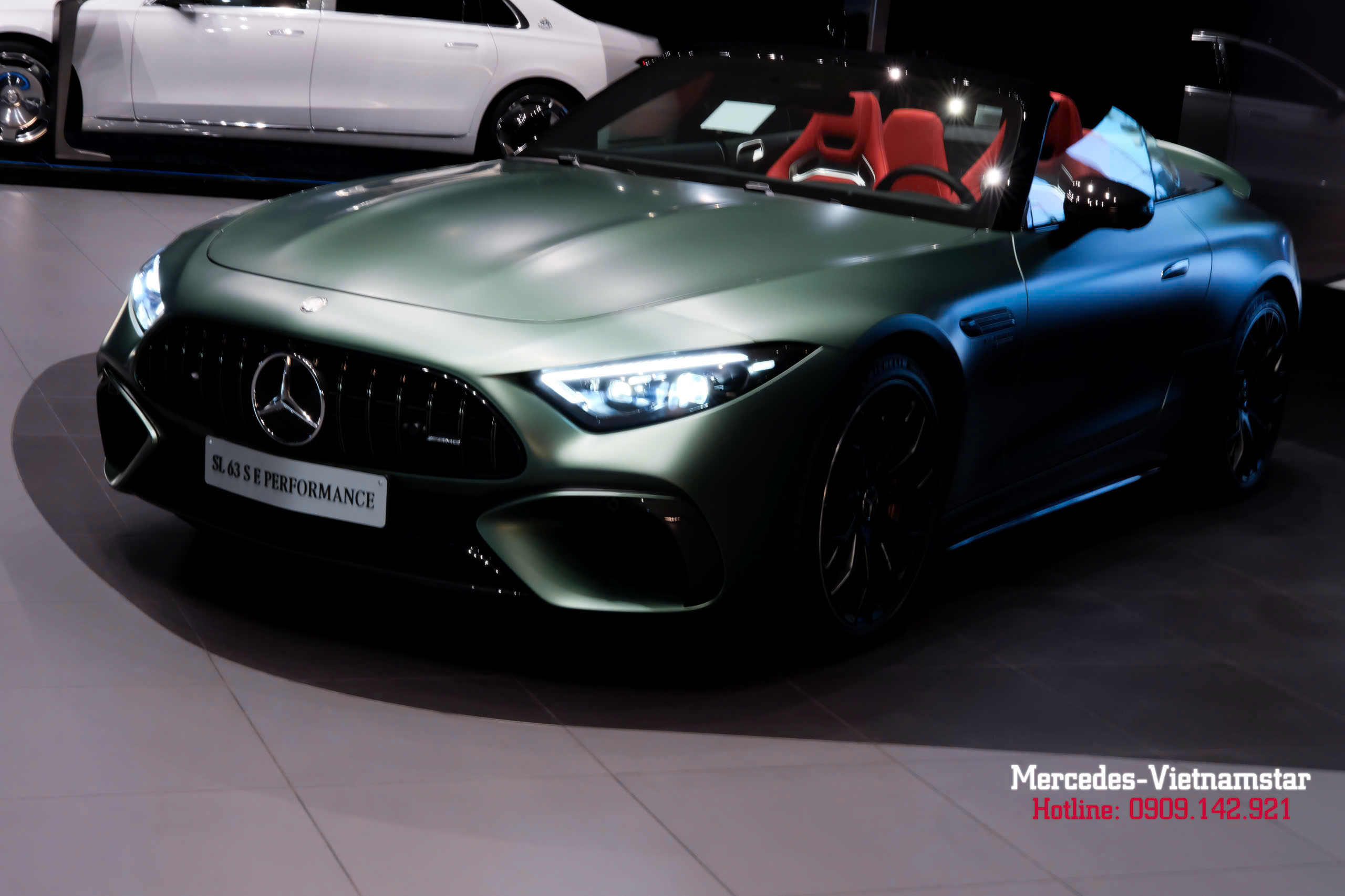 Đèn pha LED AMG SL63 Ireland Mid Green Magno hiện đại và sắc nét