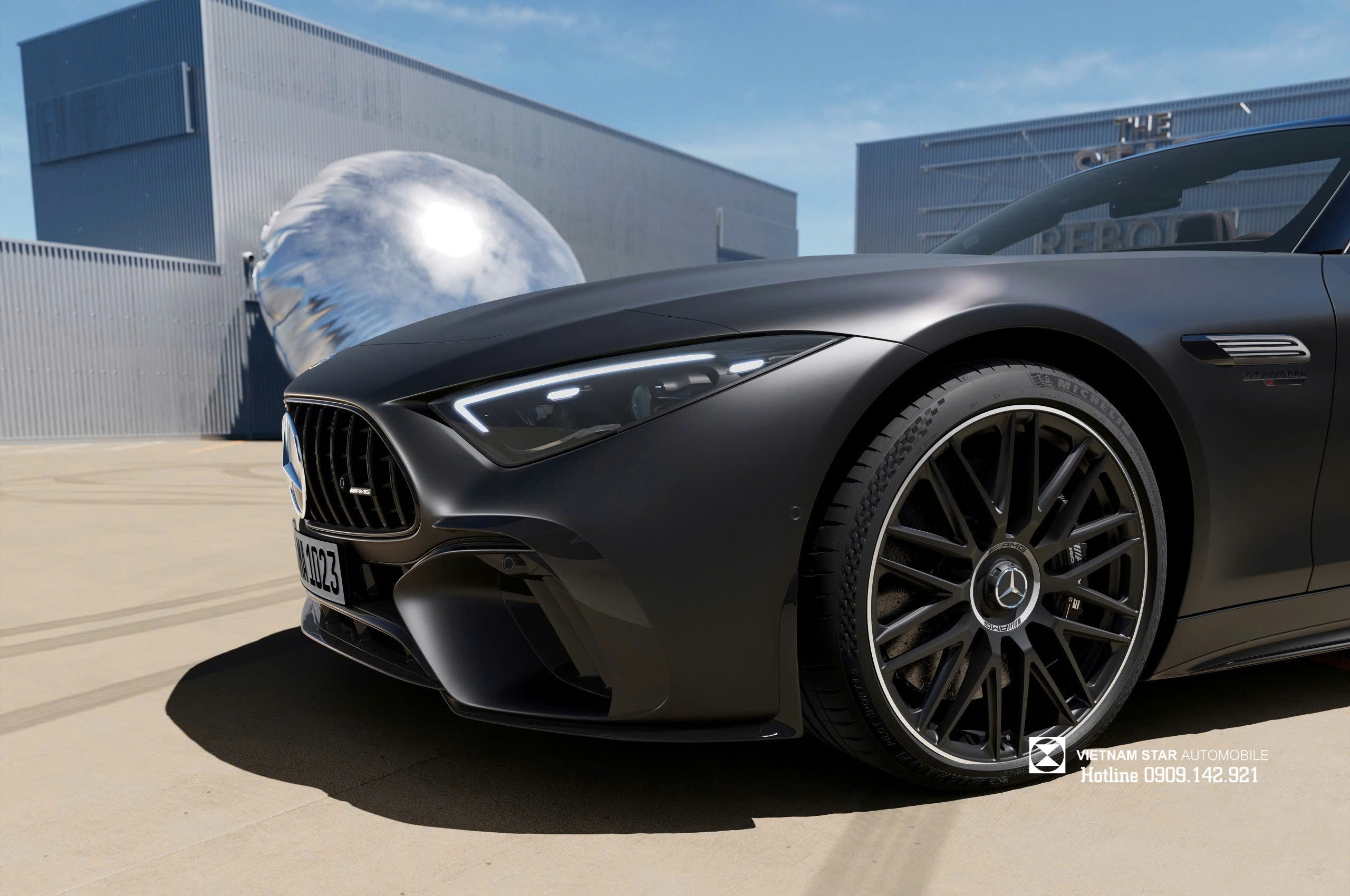 Cụm đèn Mercedes-AMG SL63 Ireland Mid Green Magno thiết kế sắc nét, tăng khả năng chiếu sáng và nhận diện ban đêm