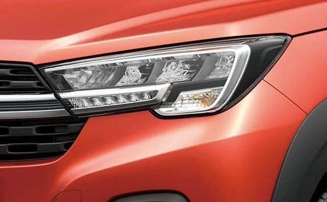 So sánh xe Suzuki XL7 2022 và Suzuki Ertiga 2022: Chọn “anh” hay chọn “em”?