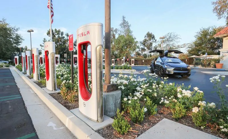 sac-pin-xe-tesla-model-x-2021-muaxegiatot-vn