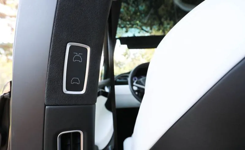 bam-cua-tesla-model-x-2021-muaxegiatot-vn