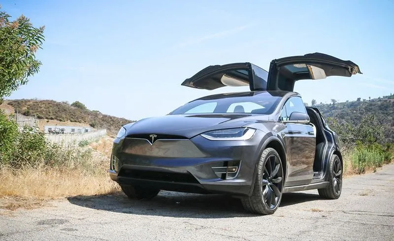 danh-gia-xe-tesla-model-x-2021-muaxegiatot-vn