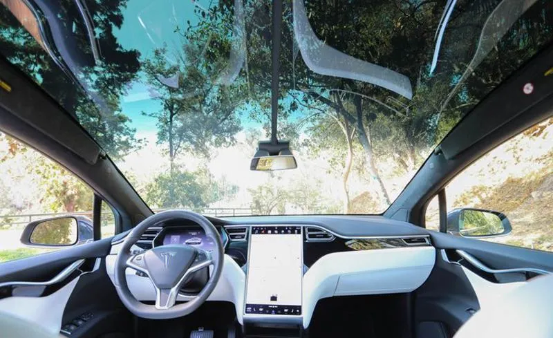 noi-that-xe-tesla-model-x-2021-muaxegiatot-vn