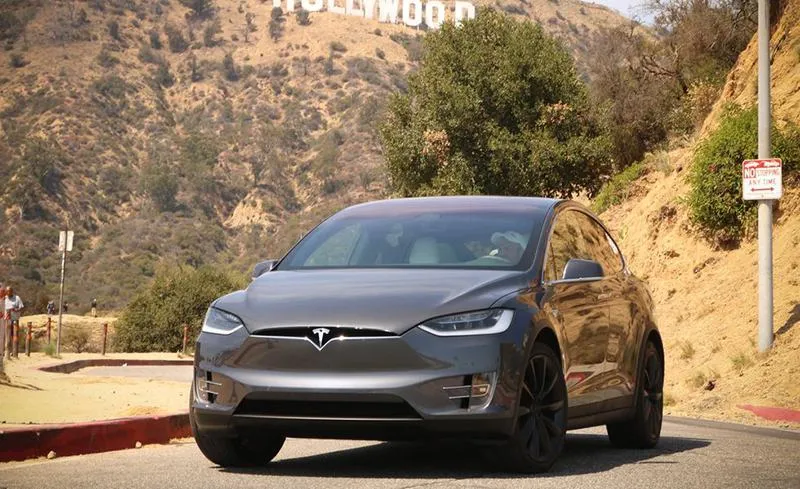 dau-xe-tesla-model-x-2021-muaxegiatot-vn