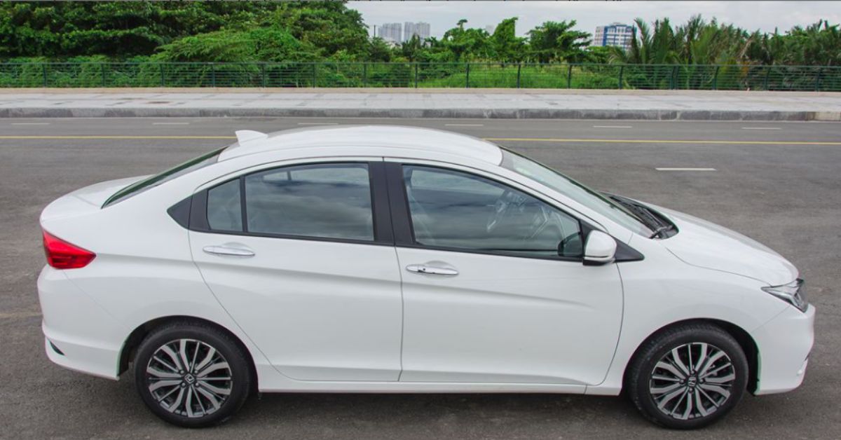 Thân xe Honda City 2018 nổi bật với những đường gân dập nổi
