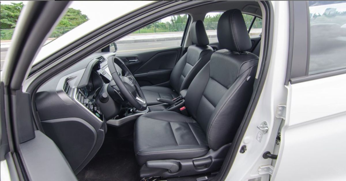 Hàng ghế trước Honda City 2018 rộng rãi, tiện nghi
