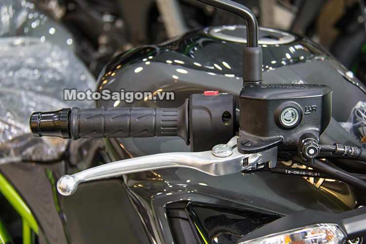 so-sanh-z800-vs-z900-danh-gia-xe-hinh-anh-motosaigon-22