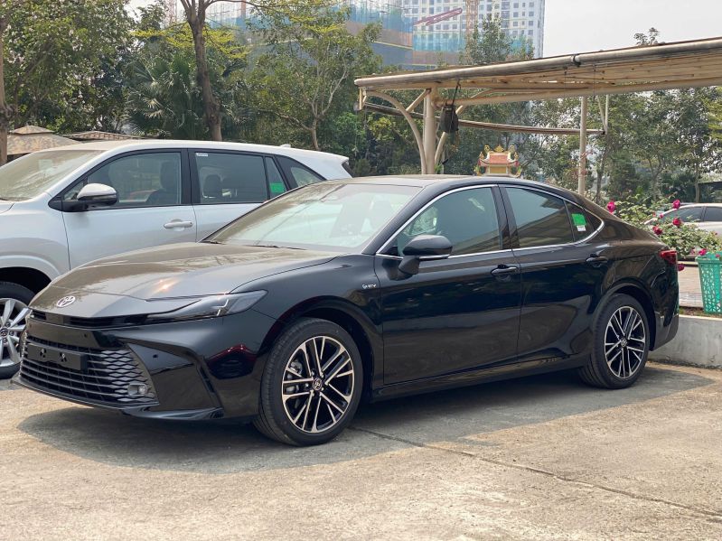 Camry 2.5Q HEV MID 2025 - Đẳng cấp của sự sang trọng