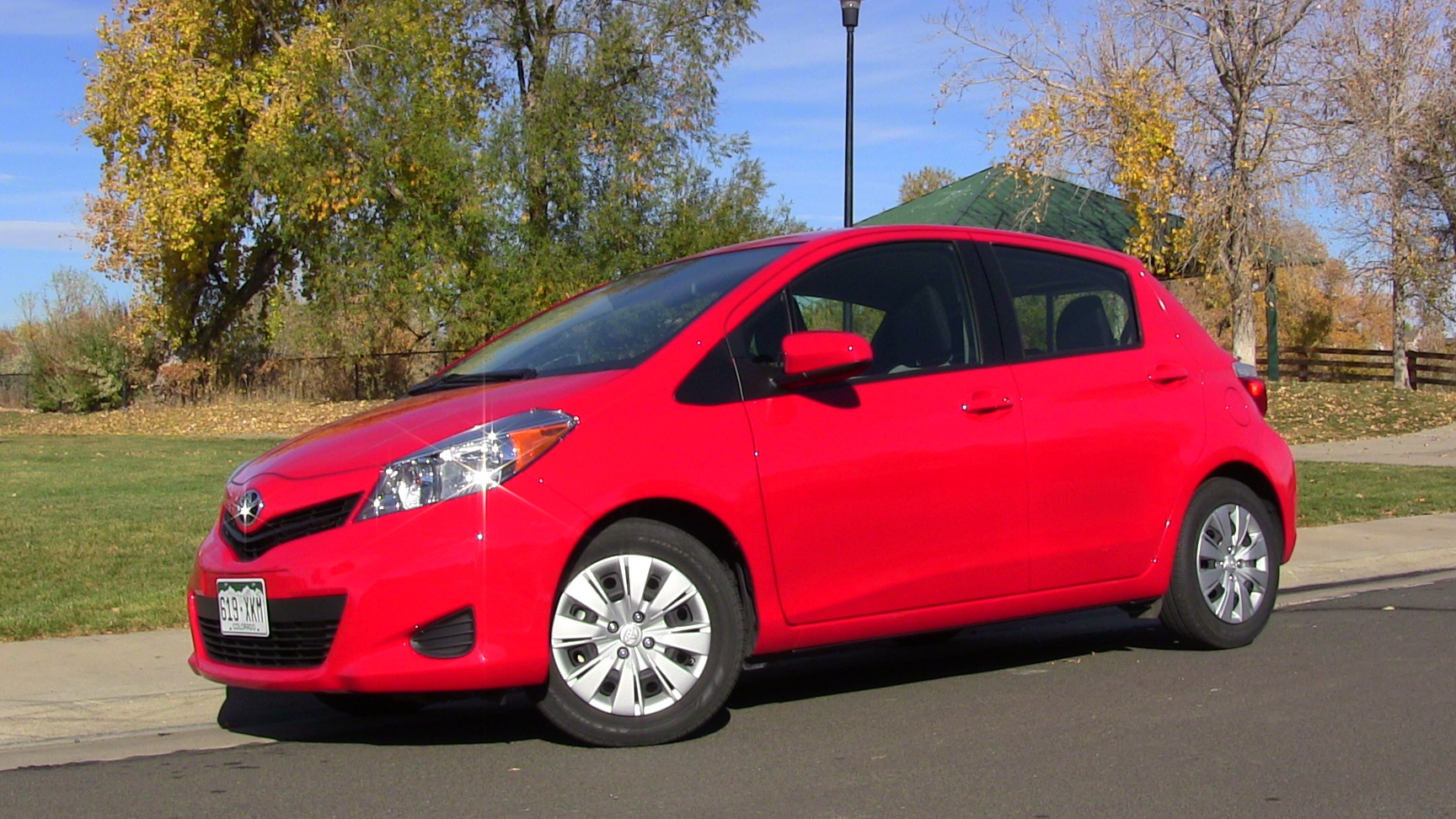 2012 Toyota Yaris LE 5 door