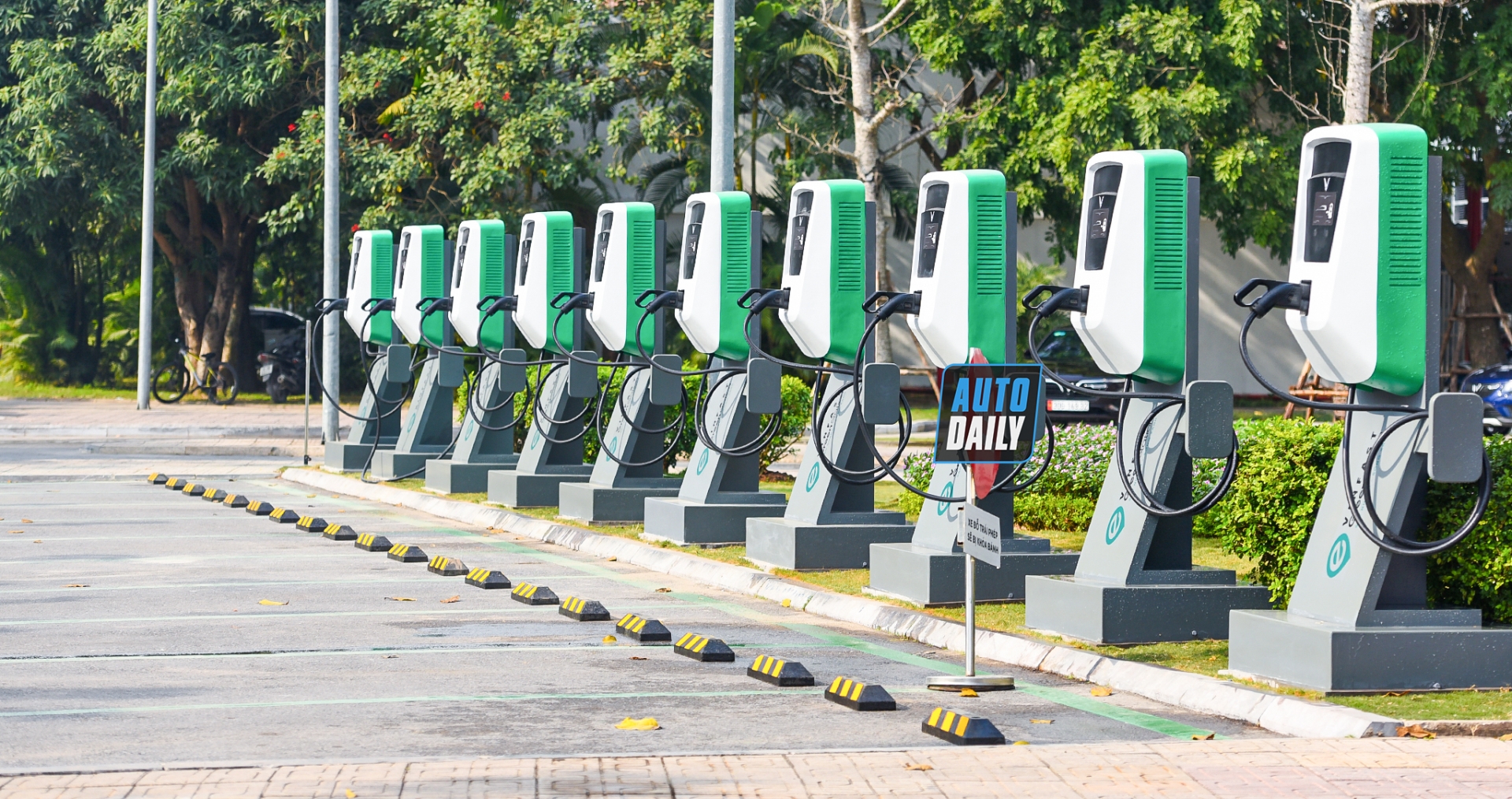 Hệ thống trạm sạc VinFast được phân bổ khắp 34 tỉnh thành trên cả nước