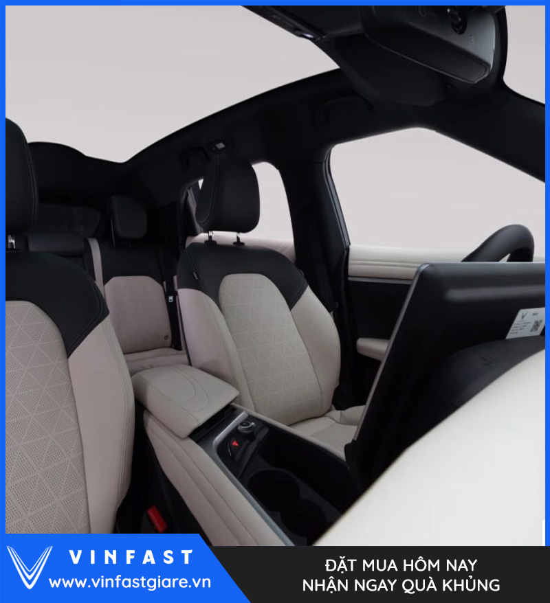 VF7 Plus màu đen