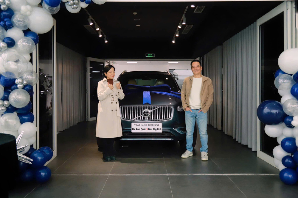 ảnh giao xe Volvo xc90 ca sĩ Mỹ Linh tại Volvo Hà Nội