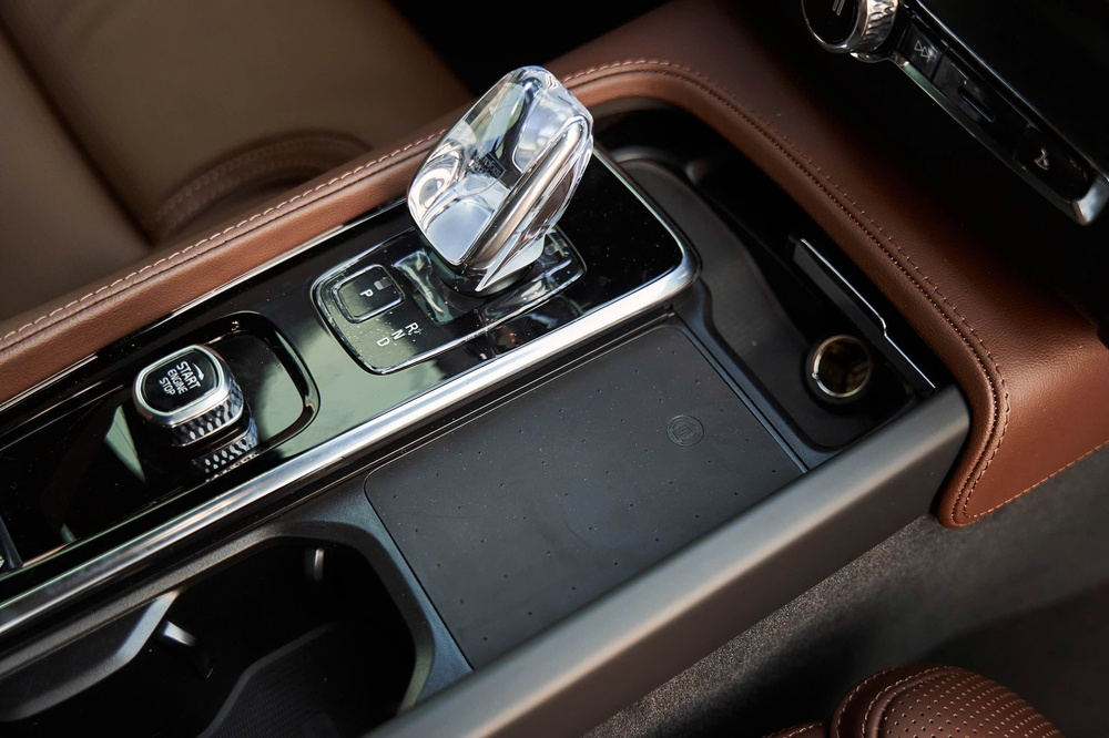 sạc không dây volvo xc90 plugin hybrid