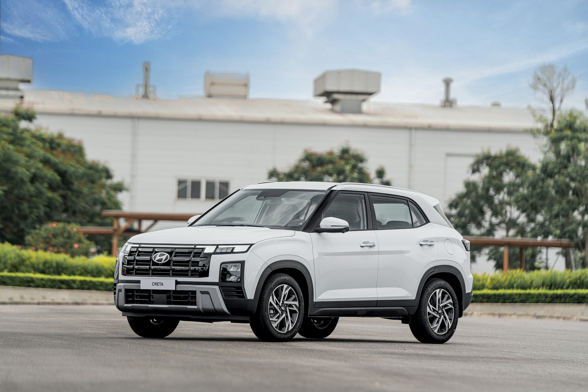 Hyundai Creta là mẫu xe 5 chỗ, gầm cao, giá chỉ từ 599 triệu