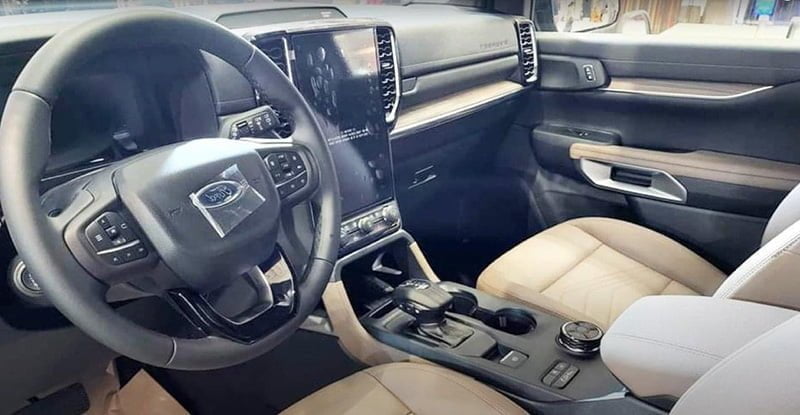 danh-gia-xe-ford-everest-2022-2023-muaxegiatot-vn-6