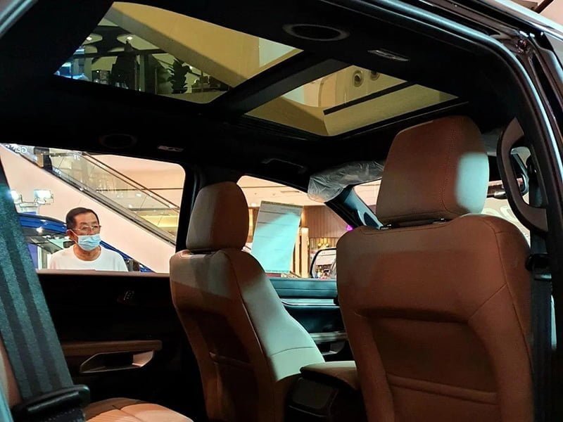dau-xe-ford-everest-2022-2023-muaxegiatot-vn-7