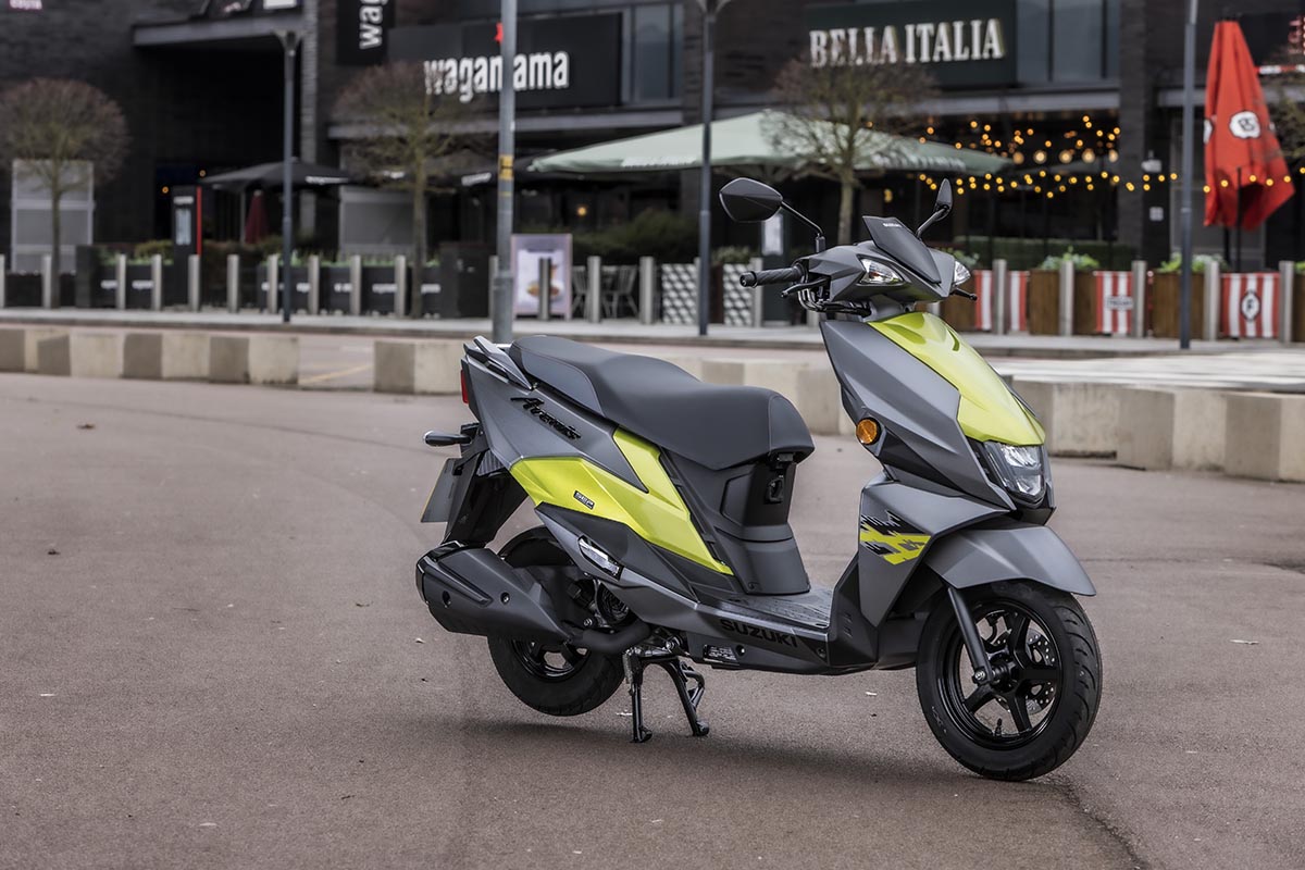 Suzuki-Avenis-1