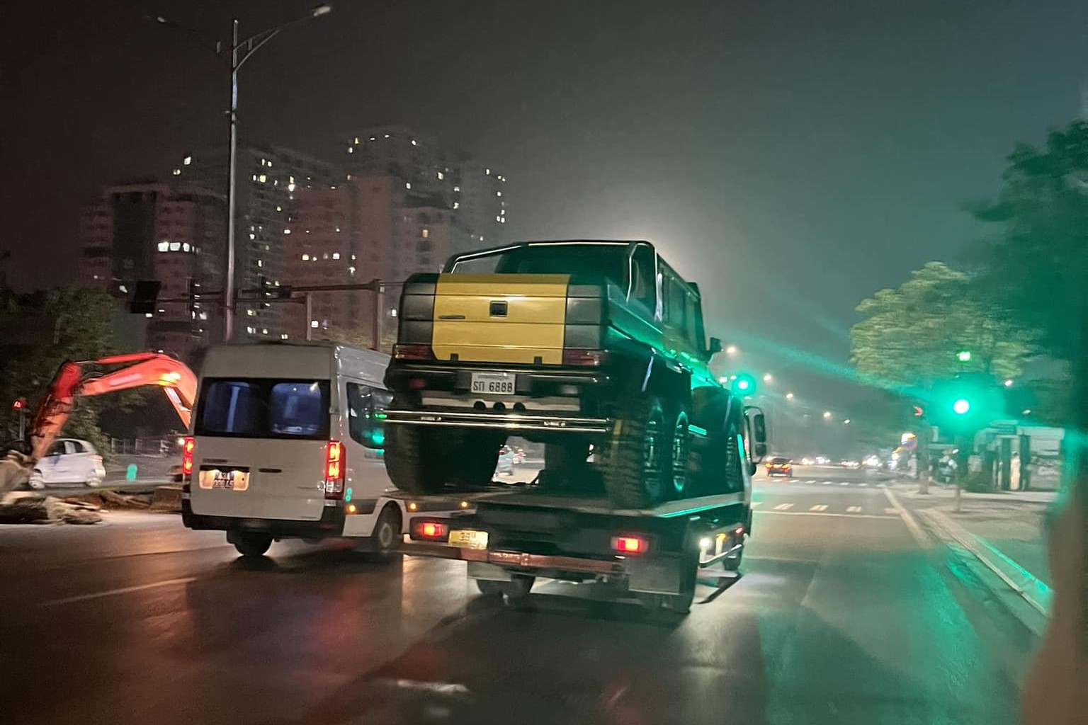 g63 6x6 1.jpg