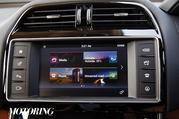 Jaguar XE Mercedes C-Class BMW 3 Series (1)