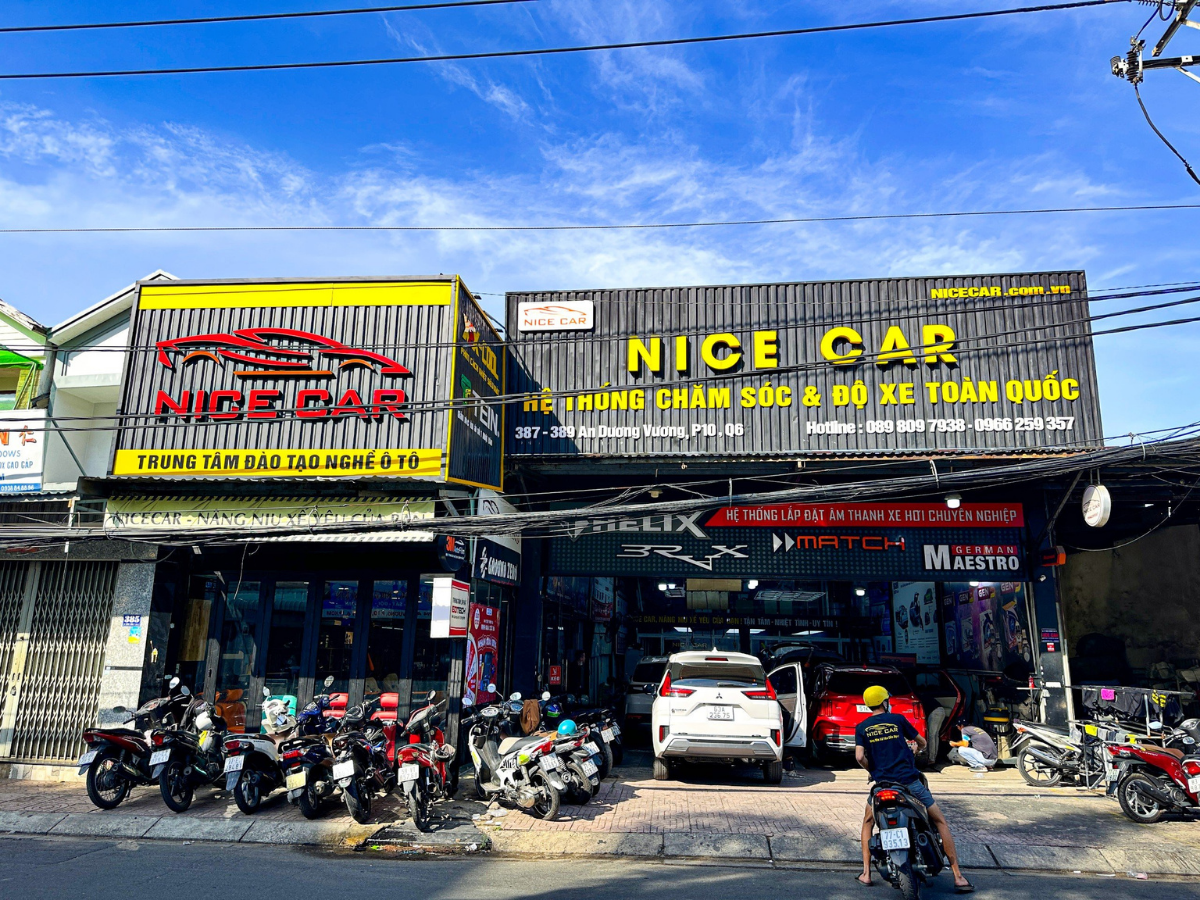 Độ limousine xe Cadilac - Mẫu ghế số 2 đẳng cấp thương gia