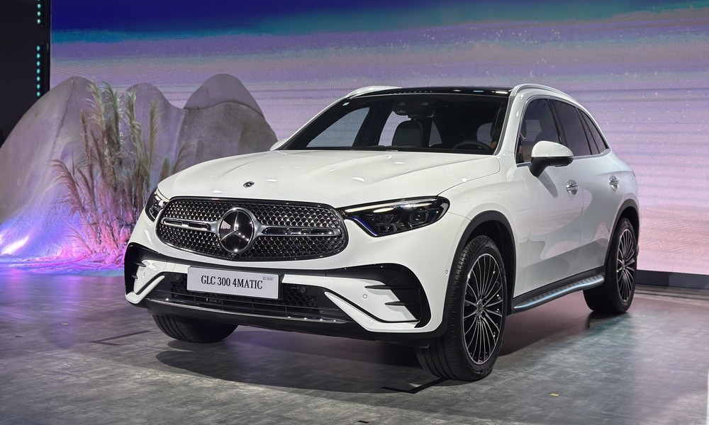 GLC 300 4matic 2023 màu trắng