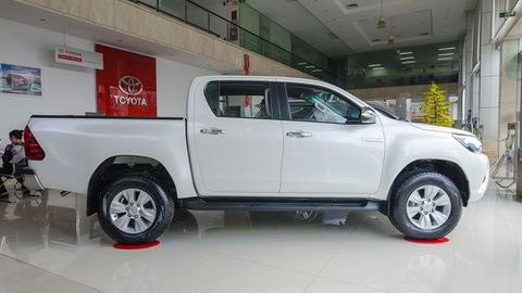 Thông số kỹ thuật xe Toyota Hilux 2019 tại Việt Nam 3a