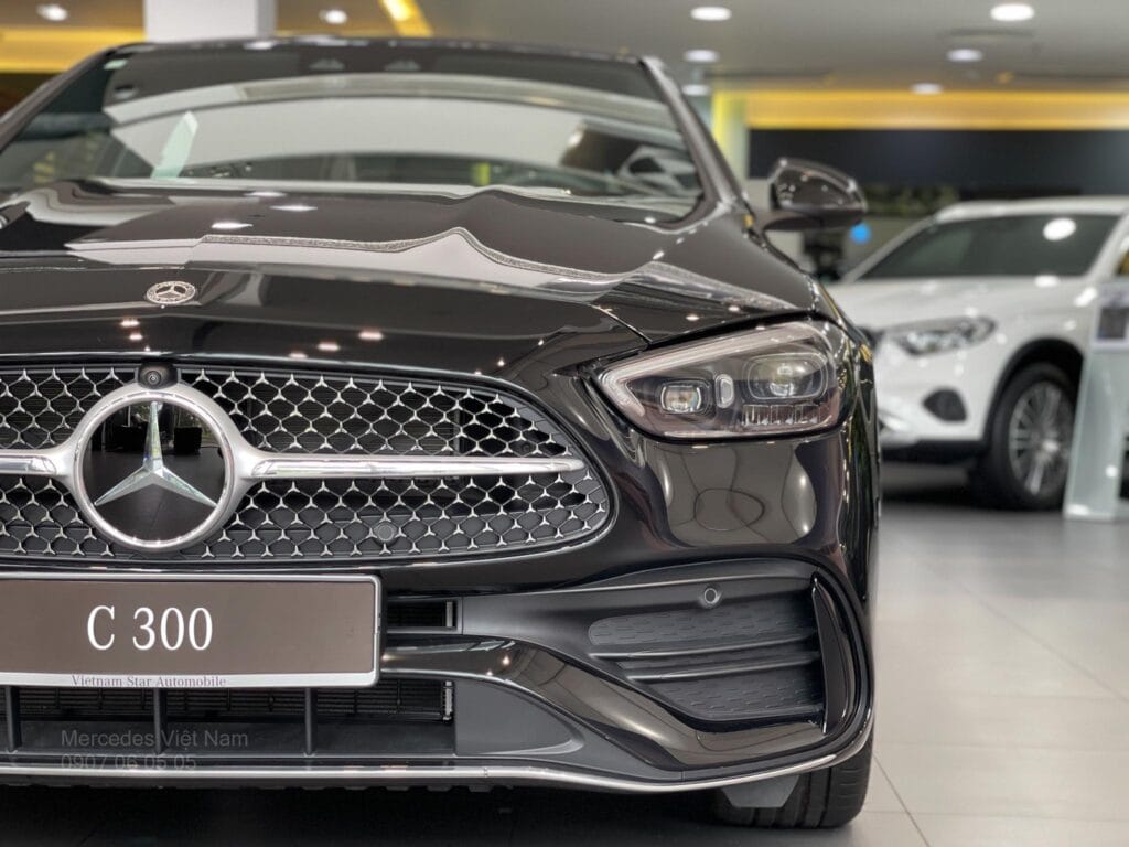 Mercedes-Benz C300 AMG Lăn Bánh Việt Nam