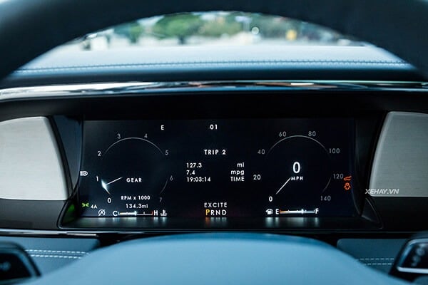 Muaxegiatot-vn-Lincoln-Navigator-Black-Label-review-27