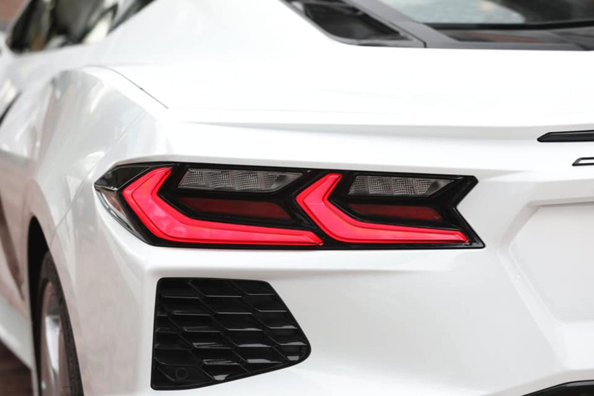 Mê mẩn với siêu xe Mỹ - Chevrolet Corvette C8 2020 đầu tiên tại Việt Nam a16