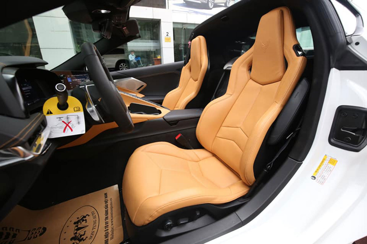 Mê mẩn với siêu xe Mỹ - Chevrolet Corvette C8 2020 đầu tiên tại Việt Nam a21