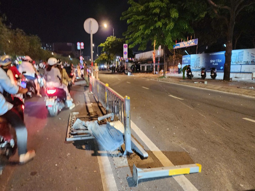 xe-jeep-tong-hang-loat-xe-may-o-tp-hcm-hai-me-con-tu-vong-chu-xe-la-chu-quan-bar-noi-tieng.jpg